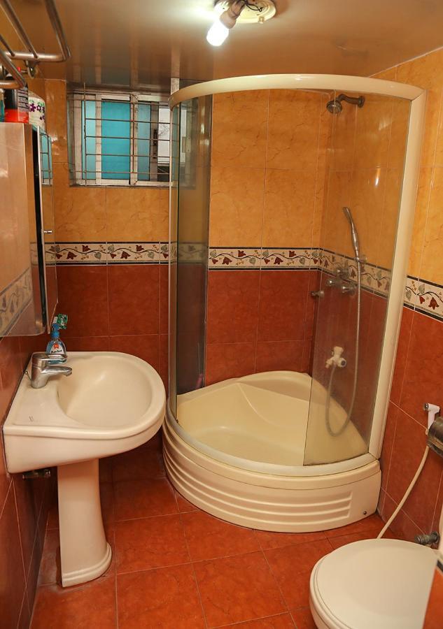 Maya Service Apt Guest House Дакка Экстерьер фото